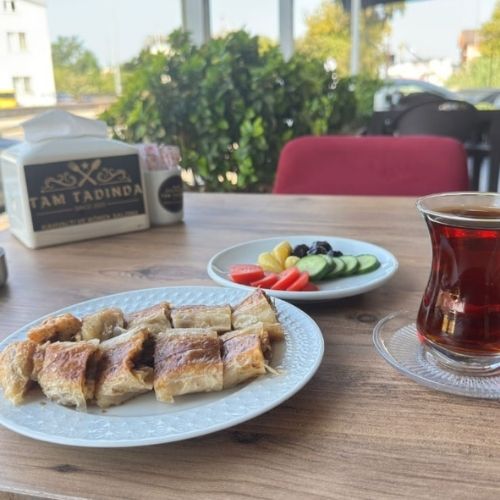 Kıymalı Kol Böreği